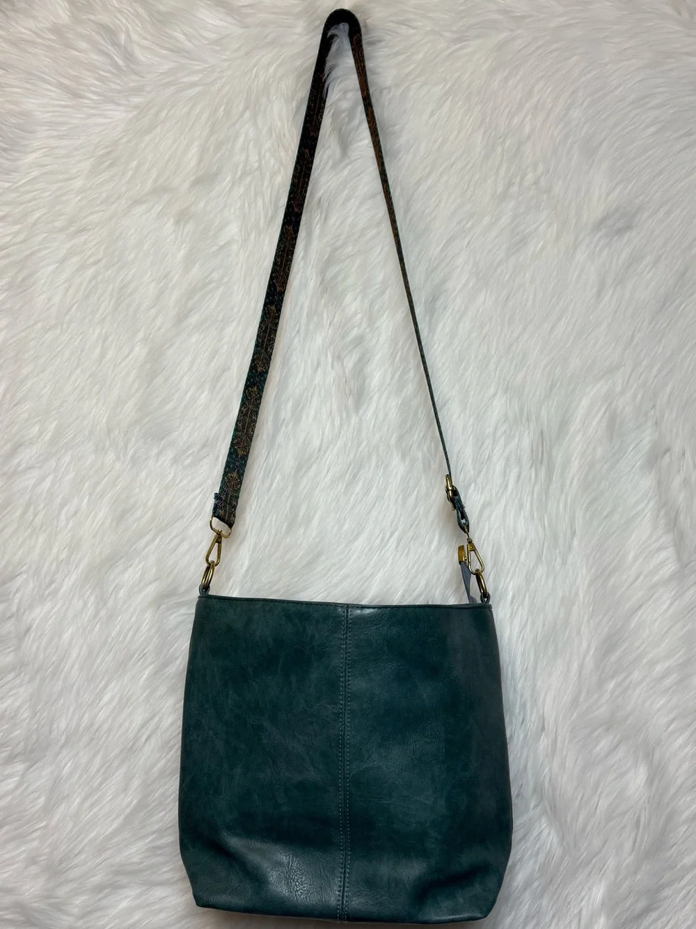 MEITRUE Teal Vintage Vegan Leather Crossbody Purse Aztec Strap Lightweight